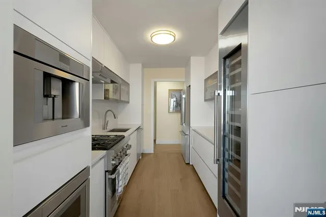 $544,900 | 6 Horizon Road, Unit 2602, Fort Lee, NJ 07024