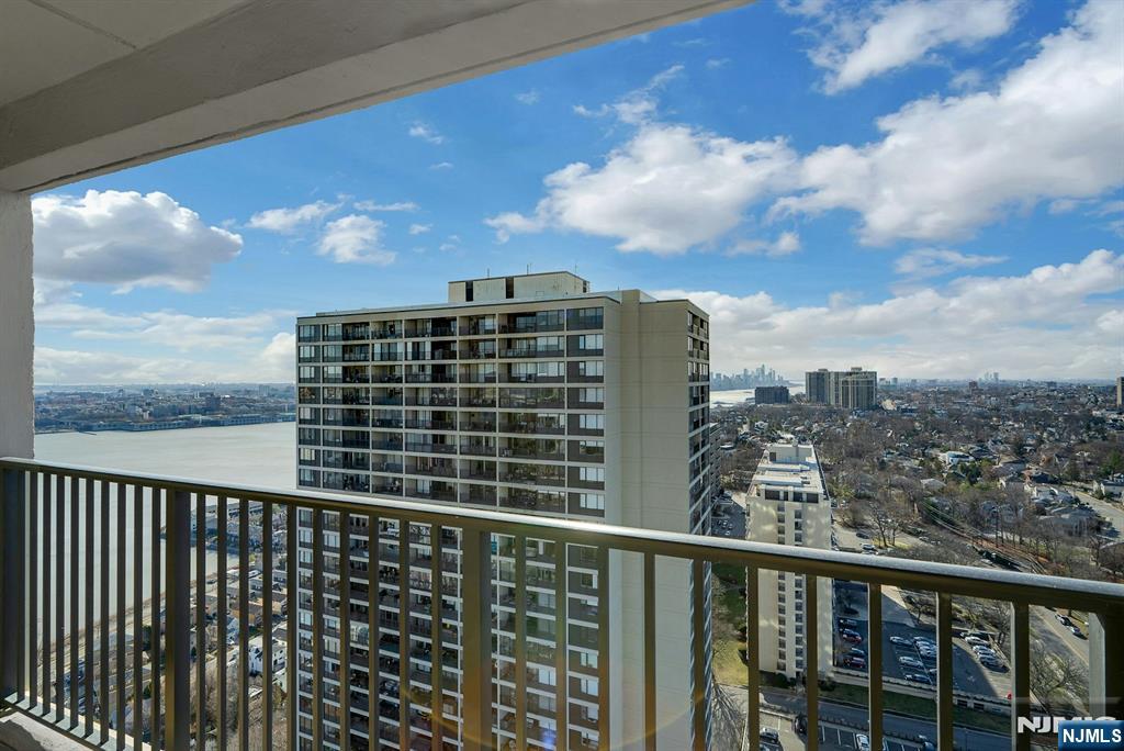 6 Horizon Road, Unit 2602 Fort Lee, NJ 07024 - Photo 34 of 45