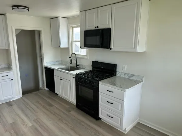 $199,900 | 3616 16th Street, Wyandotte, MI 48192