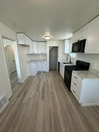 $199,900 | 3616 16th Street, Wyandotte, MI 48192