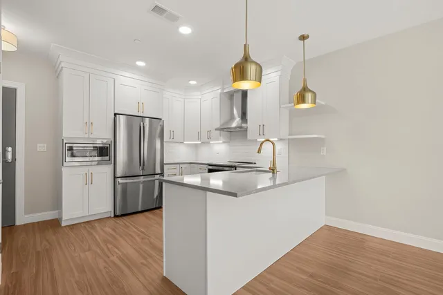 $828,000 | 99 Foundry Place, Unit 104, Portsmouth, NH 03801