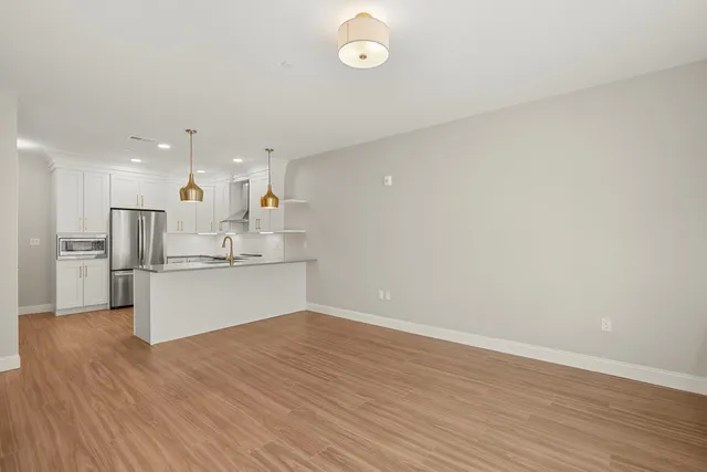 $828,000 | 99 Foundry Place, Unit 104, Portsmouth, NH 03801