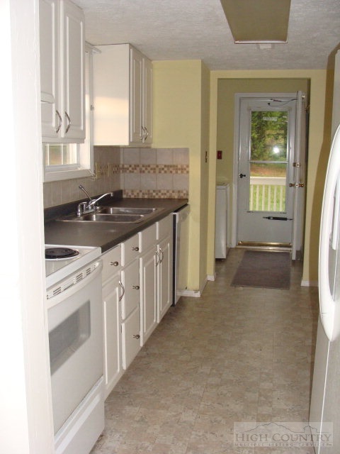 5490 Delhart Road Galax, VA 24333 - Photo 12 of 15 Gallery Image 12