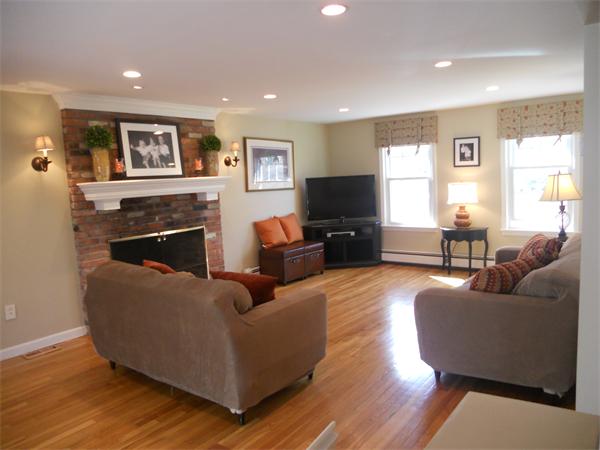 10 Liberty Road Hingham, MA 02043 - Photo 3 of 16 Gallery Image 3