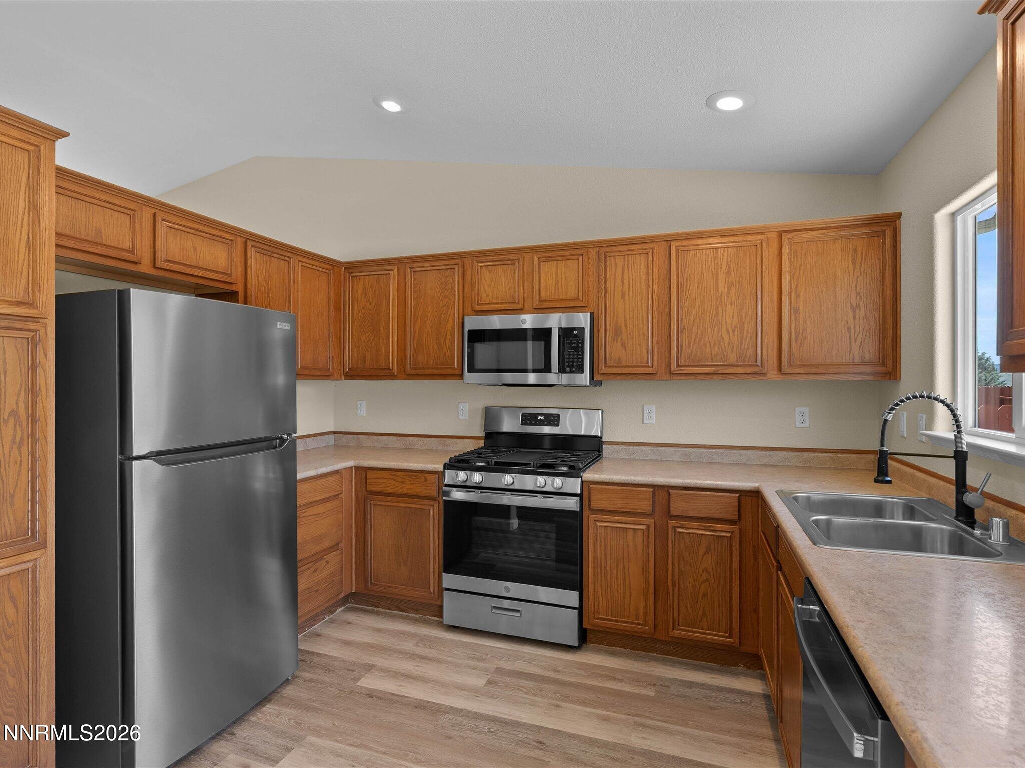18327 Vineyard Court Reno, NV 89508 - Photo 9 of 30 12-18327 Vineyard Ct-111