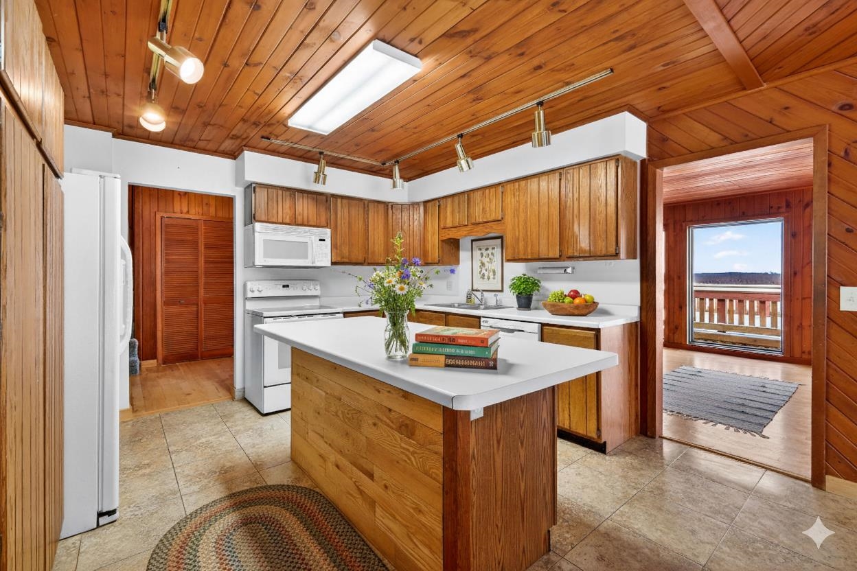 S4166 Crawford Street Baraboo, WI 53913 - Photo 4 of 67