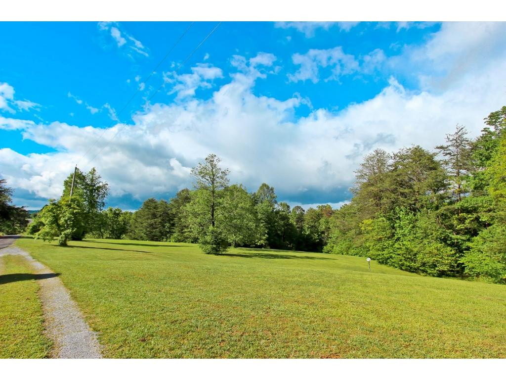 2490 Doe Road Newport, TN 37821 - Photo 2 of 36 Photo 2
