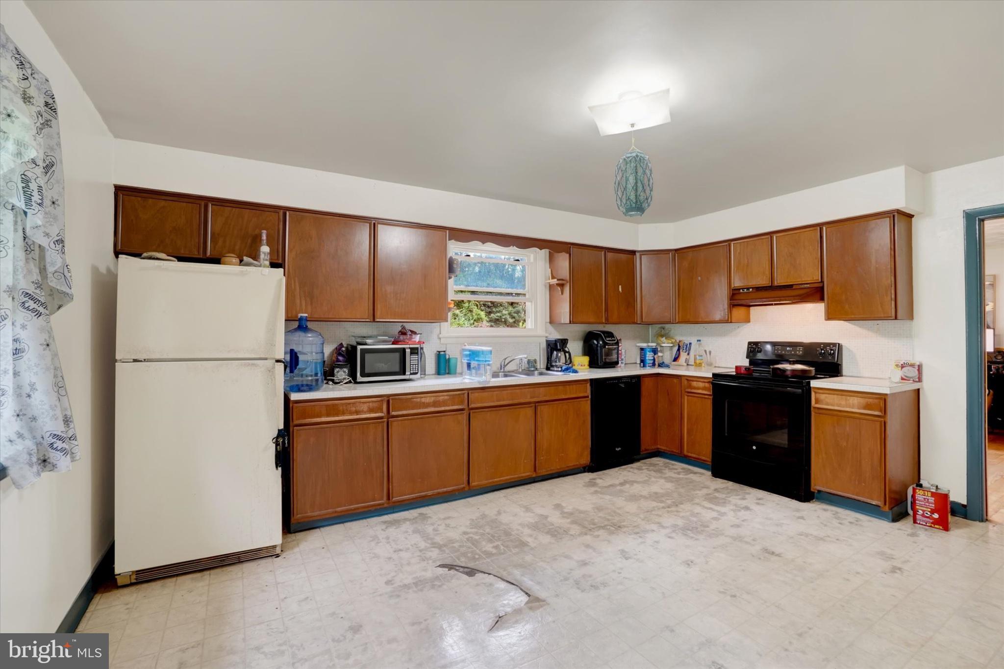 1345 Windsor Road Red Lion, PA 17356 - Photo 6 of 24 Gallery Image 6