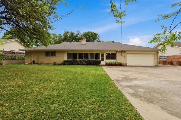 $384,000 | 3820 Walton Avenue, Fort Worth, TX 76133