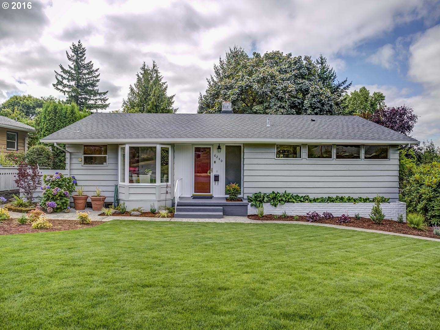 6240 Southwest Alfred Street Portland, OR 97219 - Photo 1 of 28 Gallery Image 1