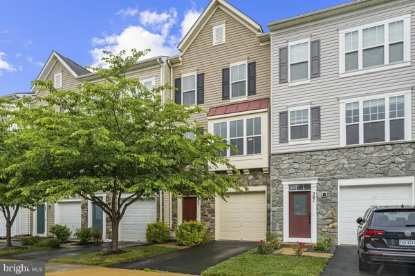 $549,900 | 303 Miles Hawk Terrace, Purcellville, VA 20132
