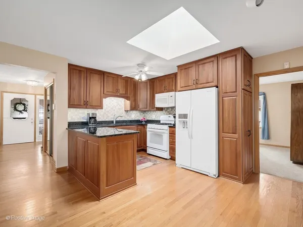 $575,000 | 7201 Powell Street, Downers Grove, IL 60516