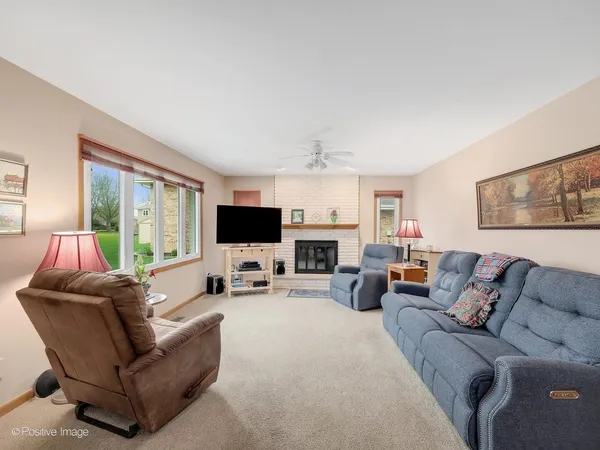 $575,000 | 7201 Powell Street, Downers Grove, IL 60516