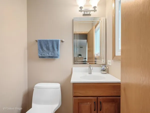 $575,000 | 7201 Powell Street, Downers Grove, IL 60516