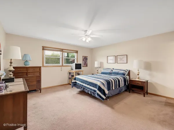 $575,000 | 7201 Powell Street, Downers Grove, IL 60516