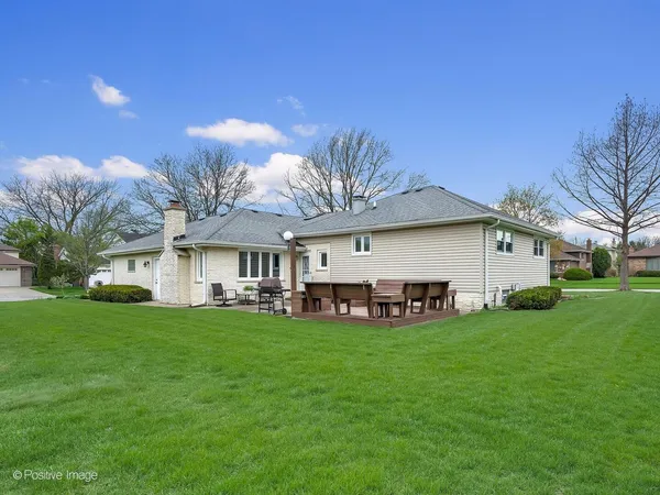 $575,000 | 7201 Powell Street, Downers Grove, IL 60516