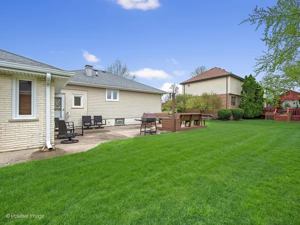 $575,000 | 7201 Powell Street, Downers Grove, IL 60516