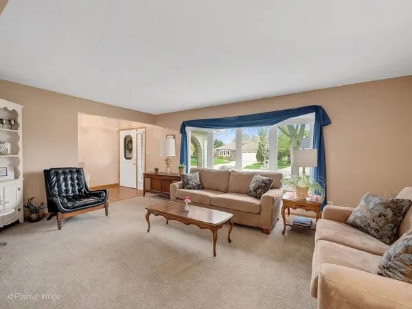 $575,000 | 7201 Powell Street, Downers Grove, IL 60516
