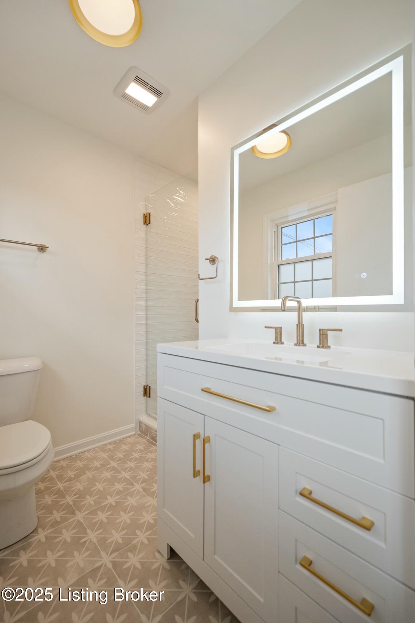 2320 Broadmeade Road Louisville, KY 40205 - Photo 29 of 38 Primary Bath