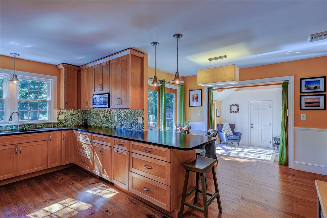10 Lamson Road Barrington, RI 02806 - Photo 11 of 45 Gallery Image 11