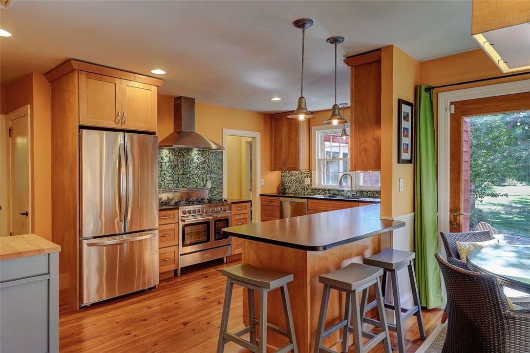 10 Lamson Road Barrington, RI 02806 - Photo 13 of 45 Gallery Image 13