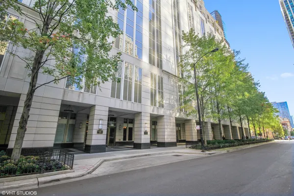 $775,000 | 55 East Erie Street, Unit 1901, Chicago, IL 60611