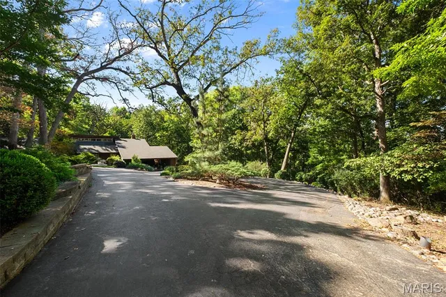 $925,000 | 770 Straub Road, Chesterfield, MO 63017