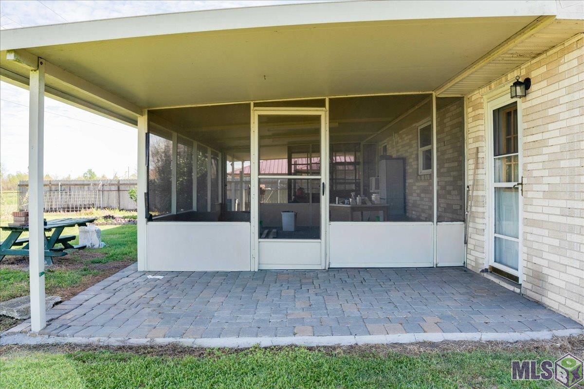 536 Hospital Drive Raceland, LA 70394 - Photo 2 of 18