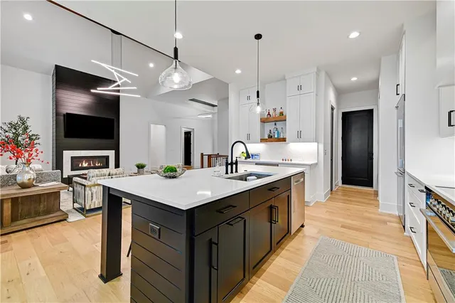 $879,000 | 17401 Oakshire Street, Overland Park, KS 66221