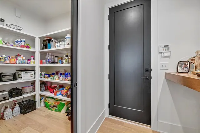 $879,000 | 17401 Oakshire Street, Overland Park, KS 66221