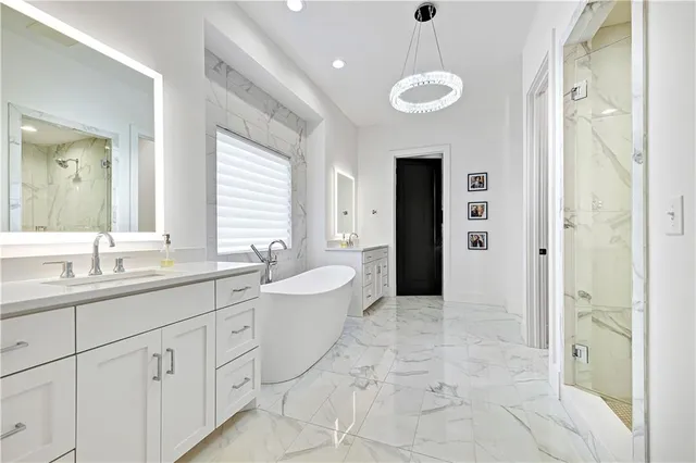 $879,000 | 17401 Oakshire Street, Overland Park, KS 66221