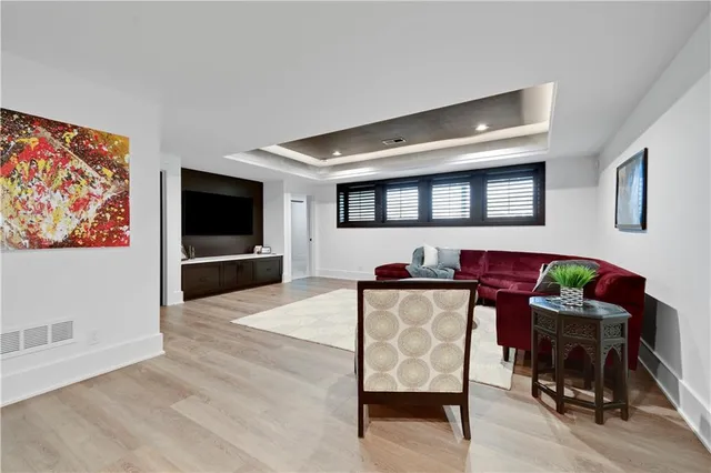 $879,000 | 17401 Oakshire Street, Overland Park, KS 66221