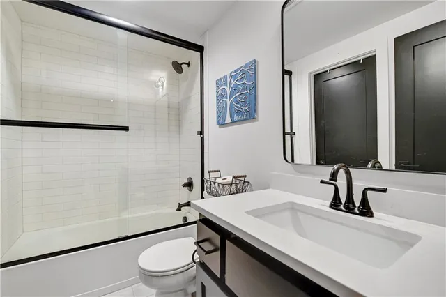 $879,000 | 17401 Oakshire Street, Overland Park, KS 66221