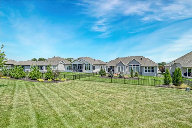 $879,000 | 17401 Oakshire Street, Overland Park, KS 66221