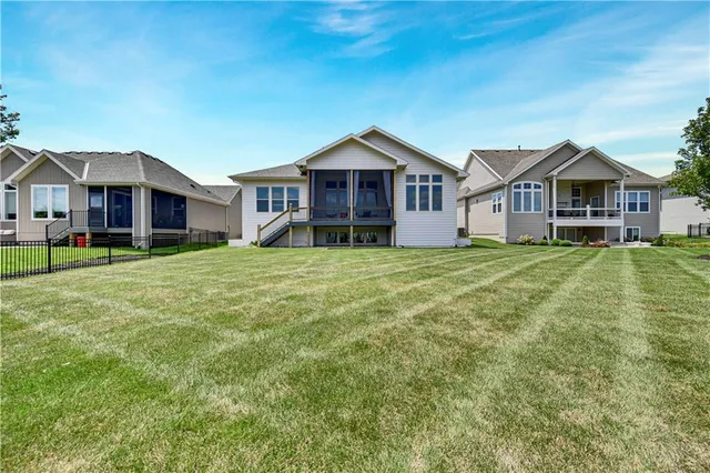 $879,000 | 17401 Oakshire Street, Overland Park, KS 66221