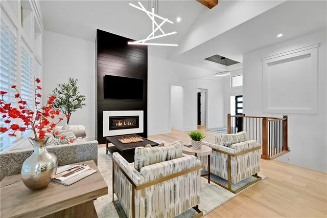 $879,000 | 17401 Oakshire Street, Overland Park, KS 66221
