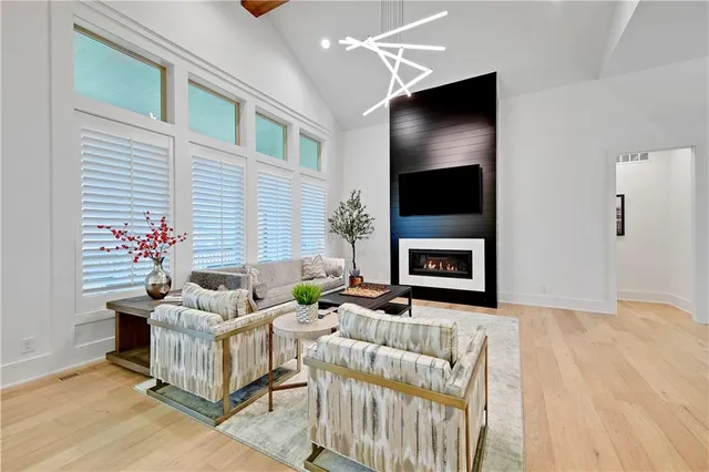 $879,000 | 17401 Oakshire Street, Overland Park, KS 66221