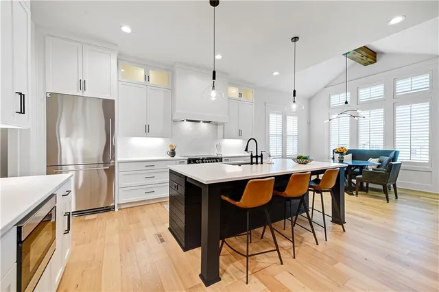 $879,000 | 17401 Oakshire Street, Overland Park, KS 66221