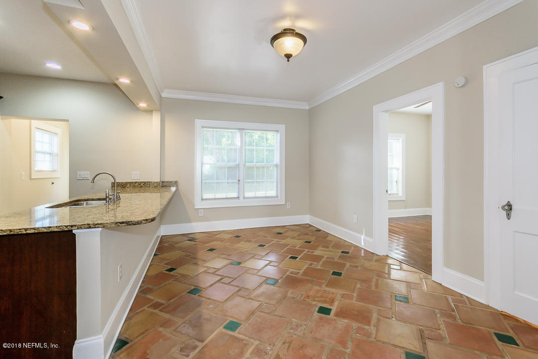 3678 Valencia Road Jacksonville, FL 32205 - Photo 11 of 27 010