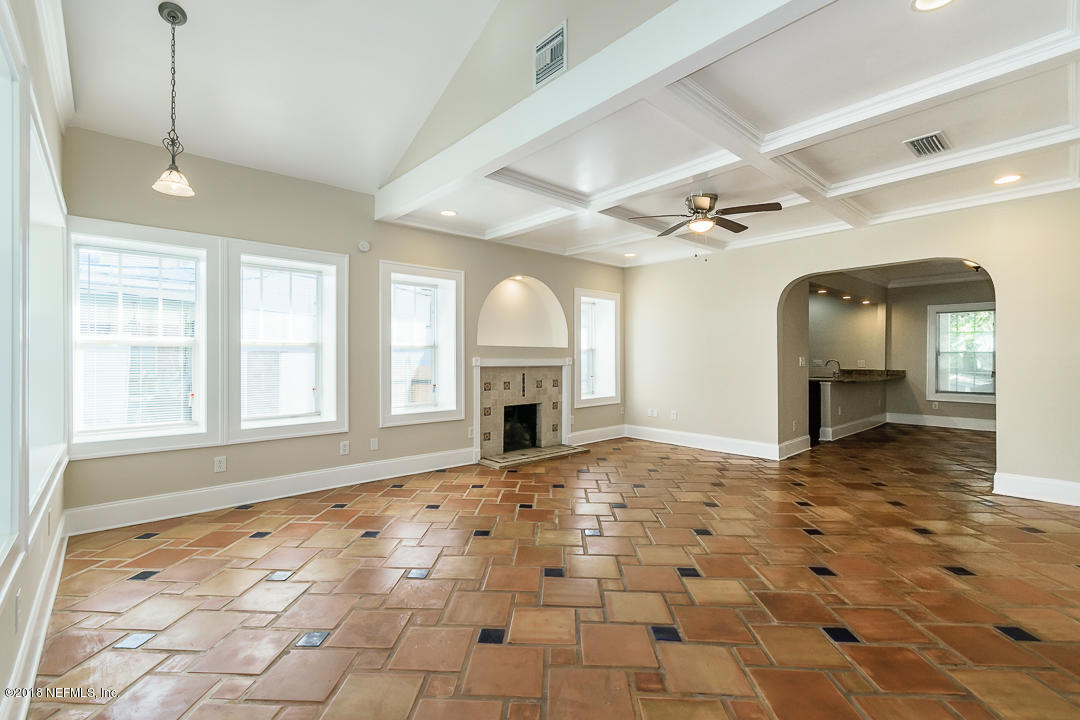 3678 Valencia Road Jacksonville, FL 32205 - Photo 8 of 27 007