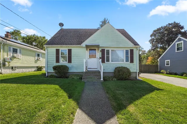 $400,000 | 87 Vincent Avenue, East Providence, RI 02914