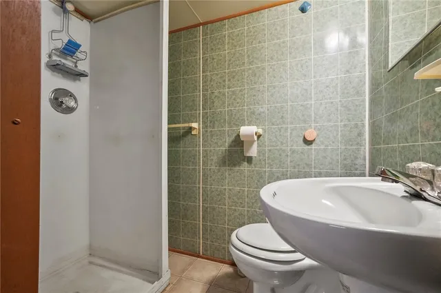 $400,000 | 87 Vincent Avenue, East Providence, RI 02914