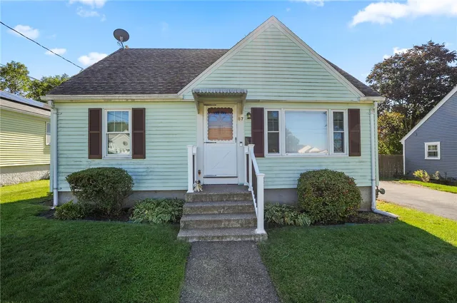 $400,000 | 87 Vincent Avenue, East Providence, RI 02914