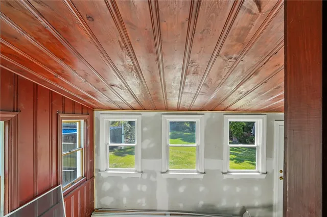 $400,000 | 87 Vincent Avenue, East Providence, RI 02914