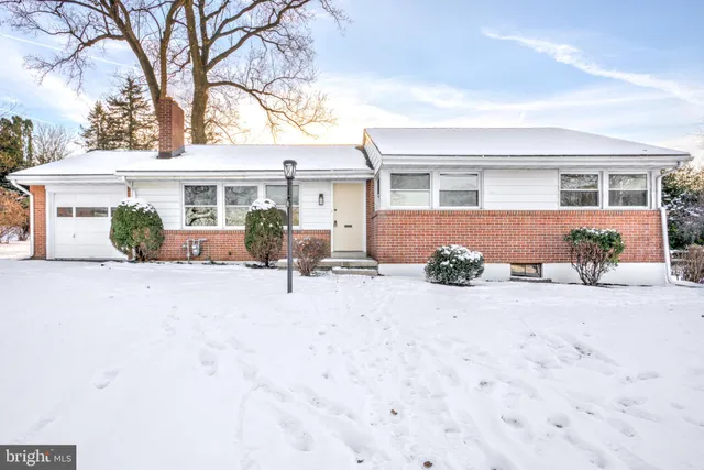 $349,900 | 163 Thomas Place, Reading, PA 19608