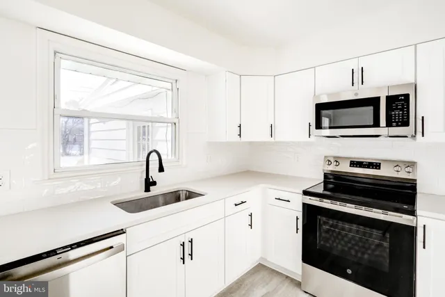 $349,900 | 163 Thomas Place, Reading, PA 19608