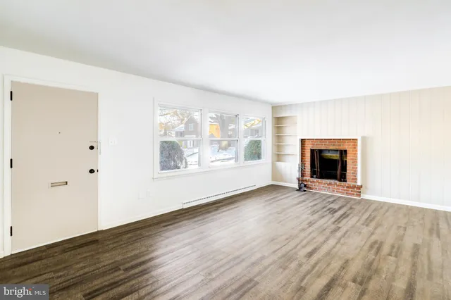 $349,900 | 163 Thomas Place, Reading, PA 19608