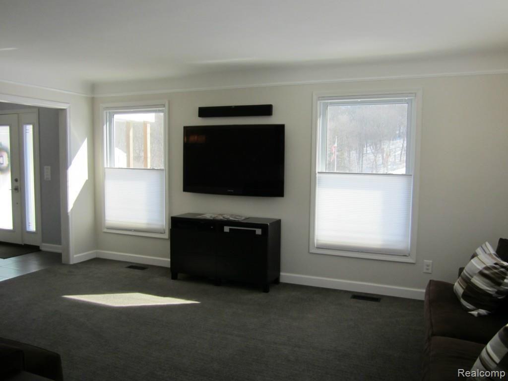 754 Birch Tree Lane Rochester Hills, MI 48306 - Photo 4 of 53