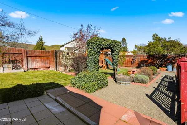 $350,000 | 211 East Second Street, Naches, WA 98937