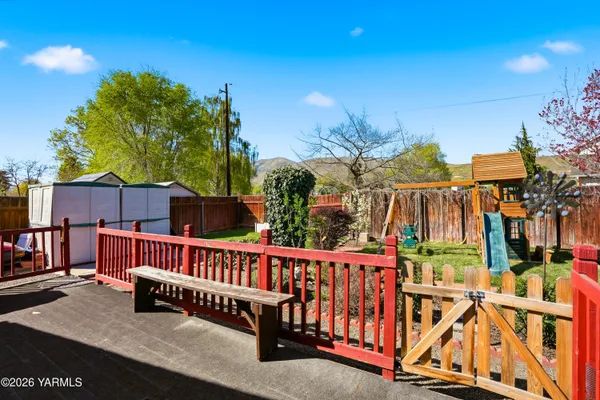$350,000 | 211 East Second Street, Naches, WA 98937